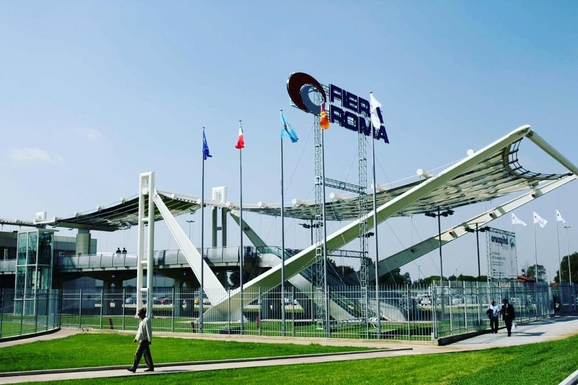 The Garden Suite Airport Ponte Galeria Luaran gambar