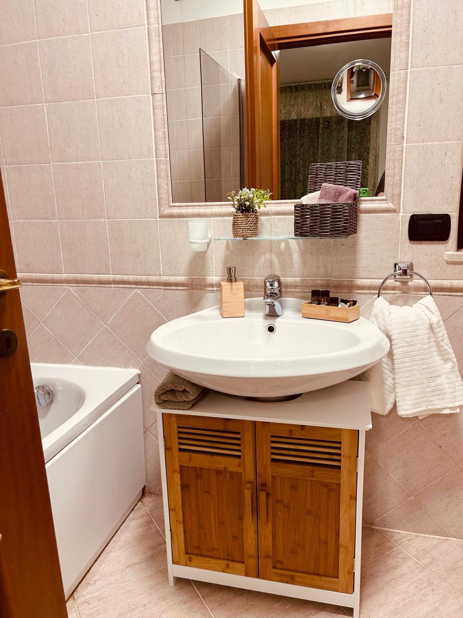 The Garden Suite Airport Ponte Galeria Luaran gambar