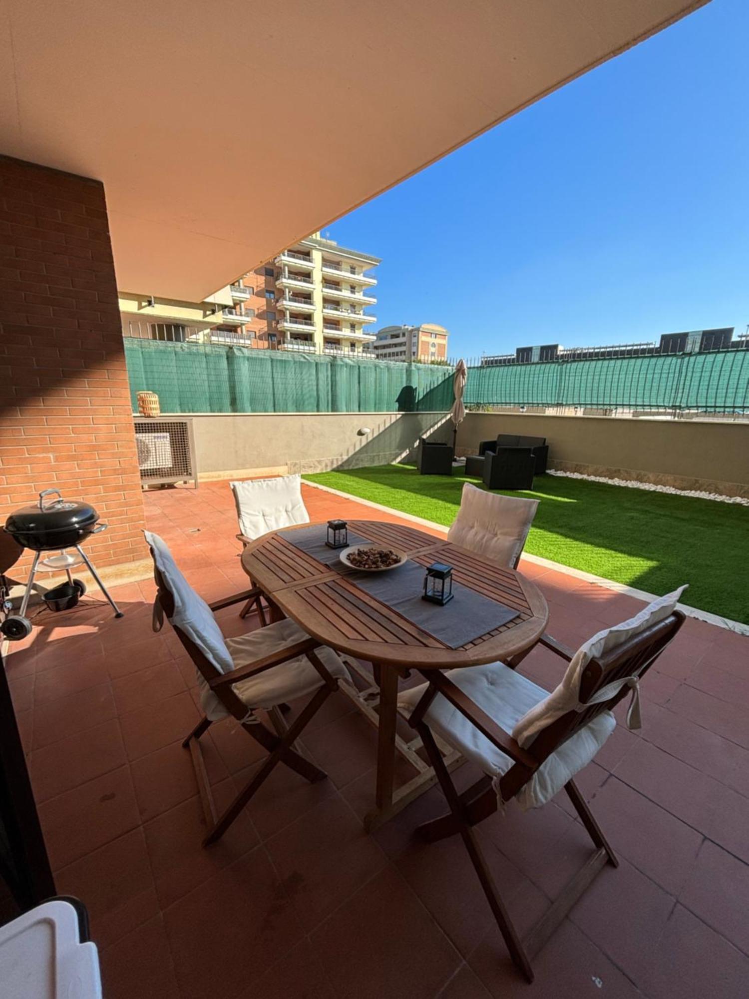 The Garden Suite Airport Ponte Galeria Luaran gambar